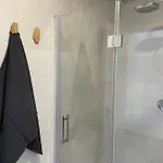 아파트 Cozy, Well Located And Balcony Sheltered From Wind