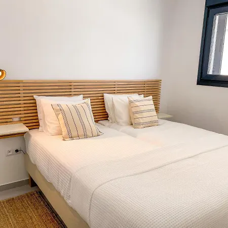 Cozy, Well Located And Balcony Sheltered From Wind 아파트 *