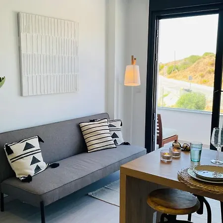 Cozy, Well Located And Balcony Sheltered From Wind 아파트 타리파