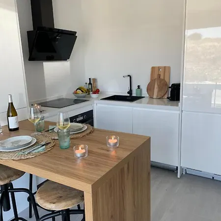 Apartment Cozy, Well Located And Balcony Sheltered From Wind *